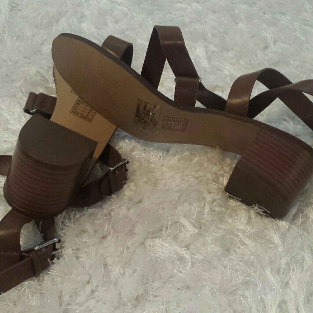 Sandals - Picture 4 of 4